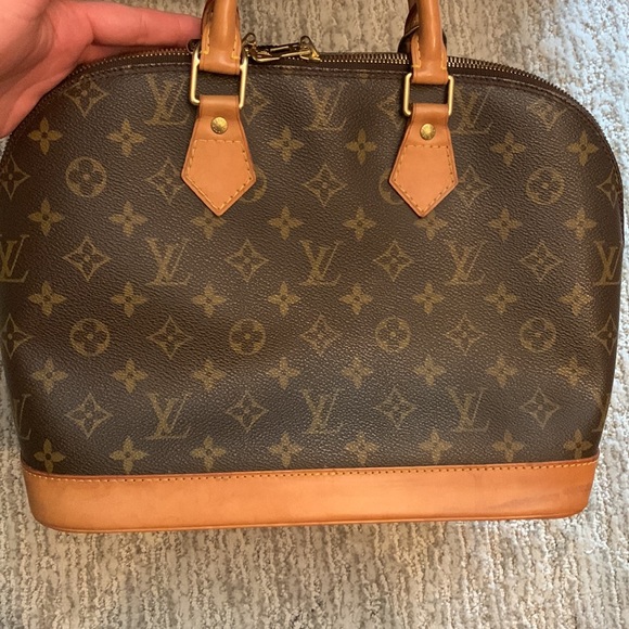 ❤️Authentic Luis Vuitton Alma PM❤️ - Picture 5 of 16